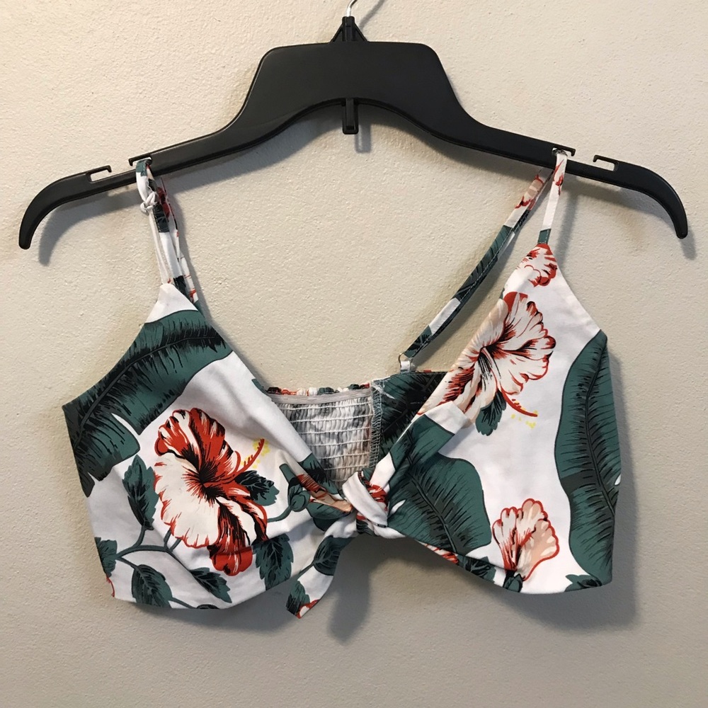 Tropical crop top!✨